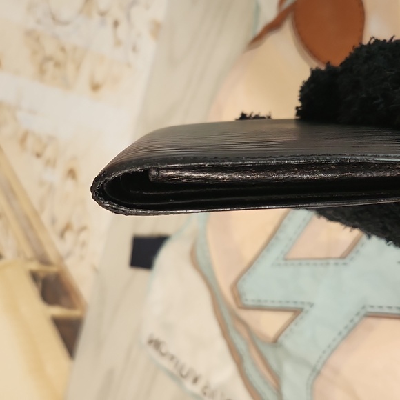 AUTHENTIC Louis Vuitton EPI MARCO Wallet - Picture 12 of 16